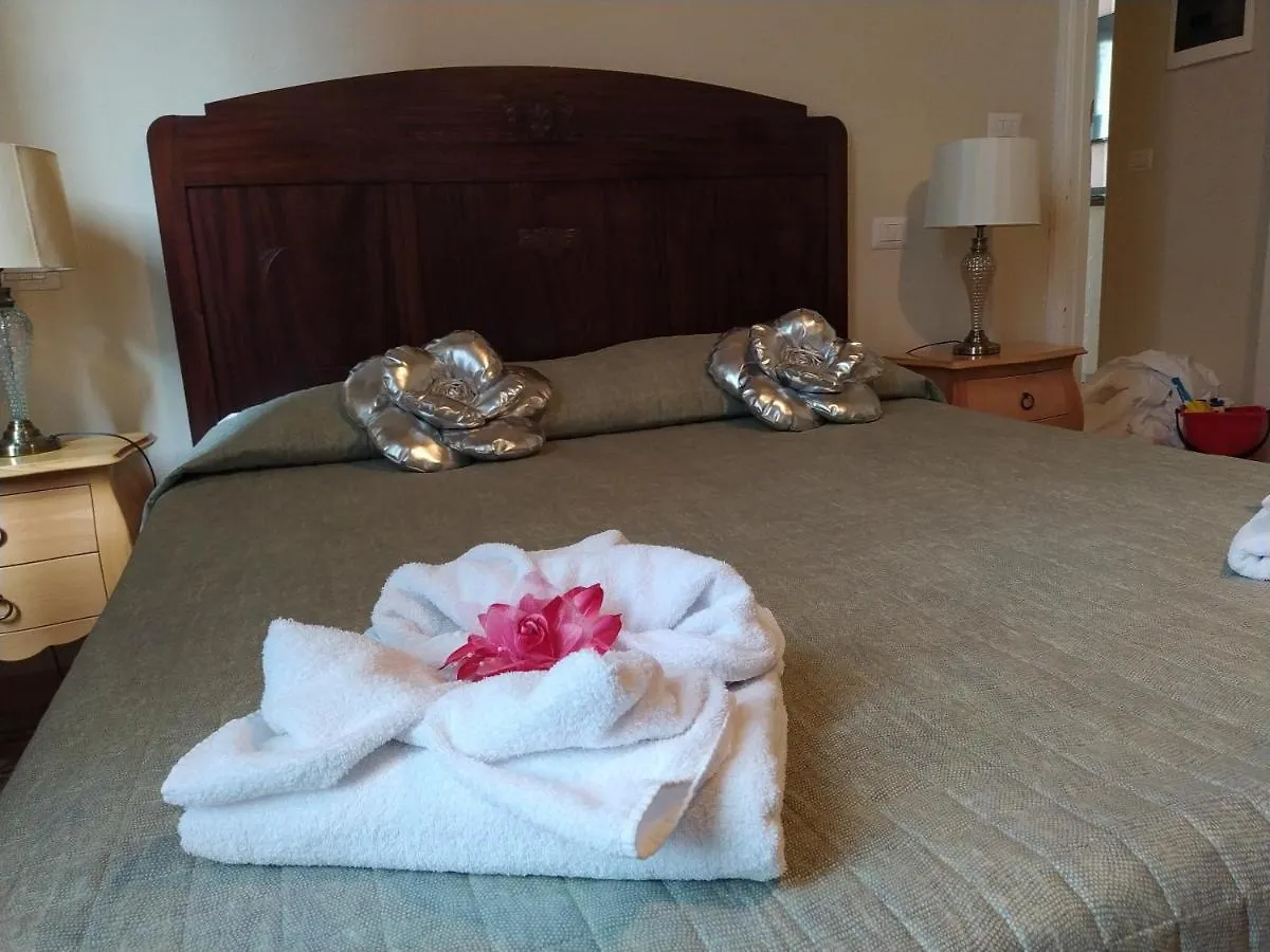 Bed & Breakfast Bb La Bella Addormentata E Il Principe Calaf Bed and Breakfast Lucca