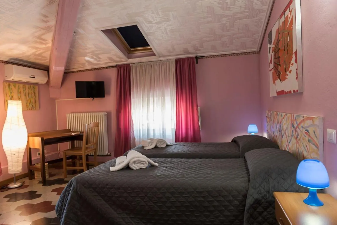 Bb La Bella Addormentata E Il Principe Calaf Bed and Breakfast Lucca Bed & Breakfast