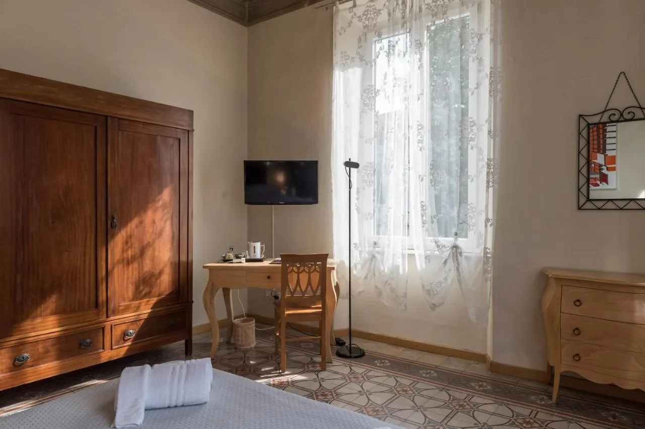 Bed and Breakfast Bb La Bella Addormentata E Il Principe Calaf Lucca 2*,